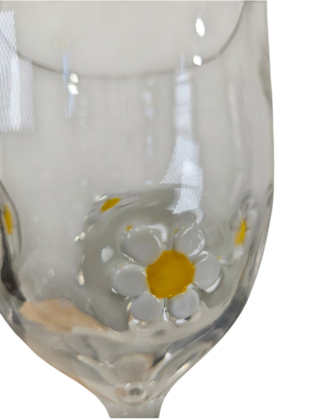 Cupcakes and Cashmere Daisy Goblets White Floral Wine Glass Set Cottagecore - Picture 6 of 7